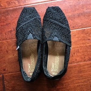 Black crochet Toms 7.5 size